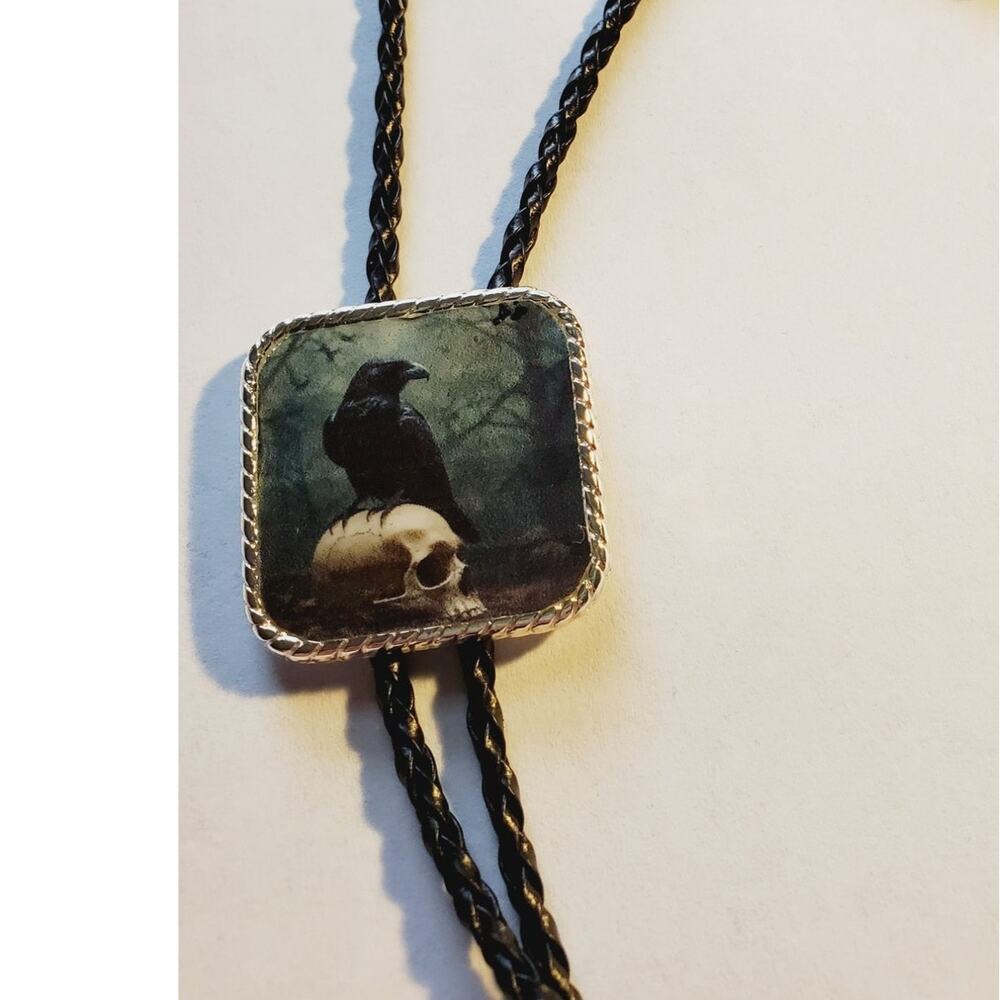 Skull and crow Halloween bolo tie, unique goth halloween bolo tie necklace